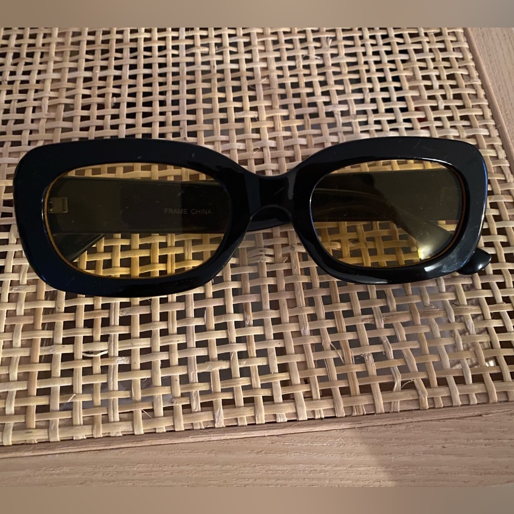 Black and yellow Sunglasses